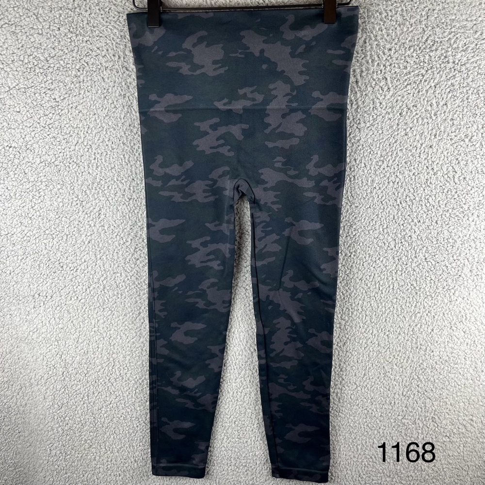 Spanx Women’s Look at‎ Me Now Seamless Cropped Camo Leggings Size Large